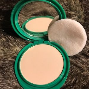 CoverGirl Clean Pressed Powder